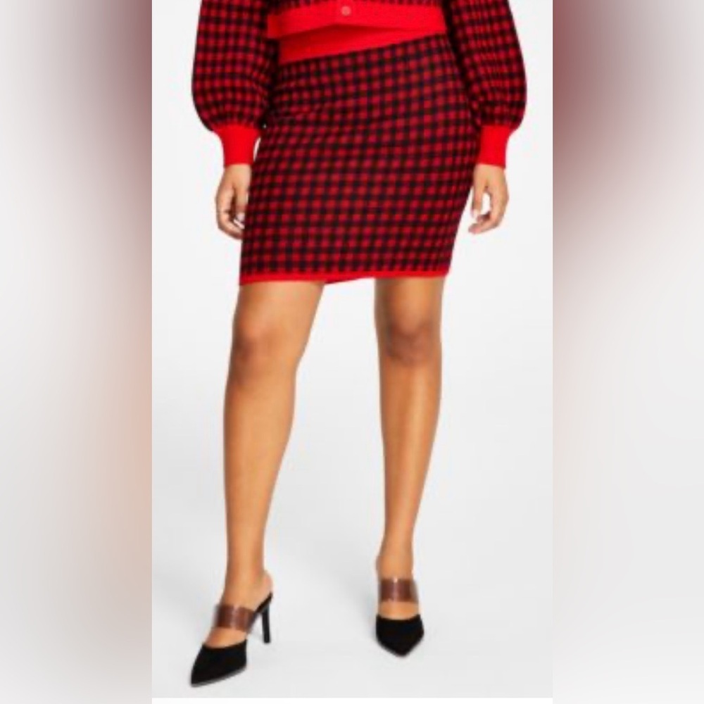 BAR III Women's A-Line Short Sweater Skirt Red Black Checkered NWT Retail $49